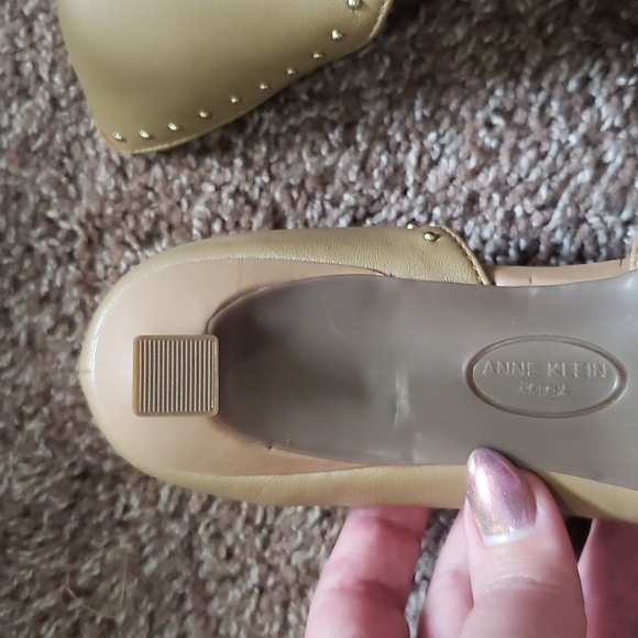 Anne Klein kitten heels 👠 - Picture 3 of 7